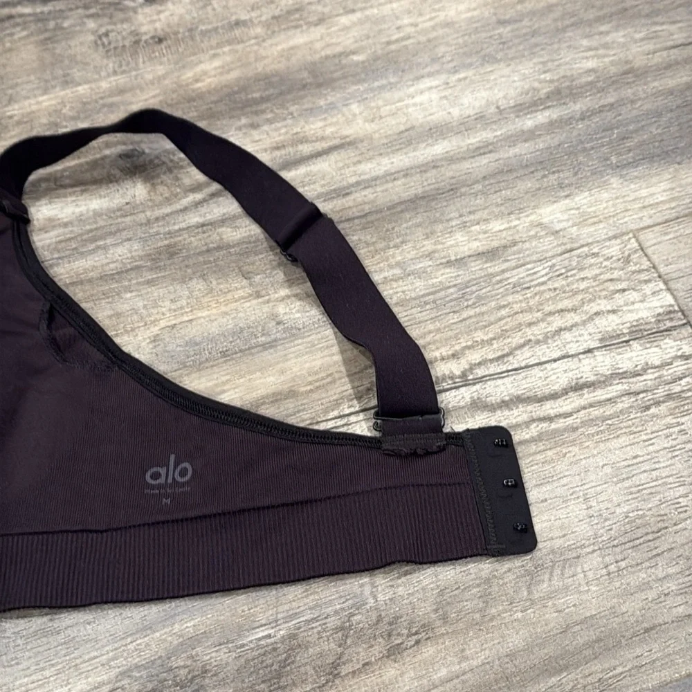 Alo Yoga Seamless Ribbed Favorite Bra Size M Black - Picture 6 of 12